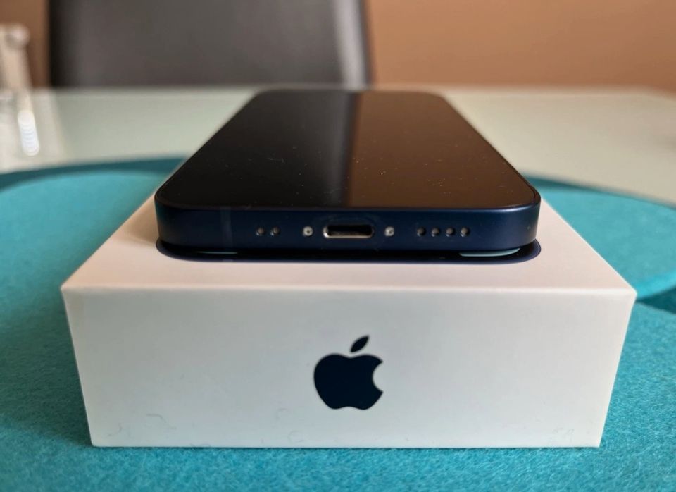 iPhone 12 mini · Blau – Originalfoto 6 von 8