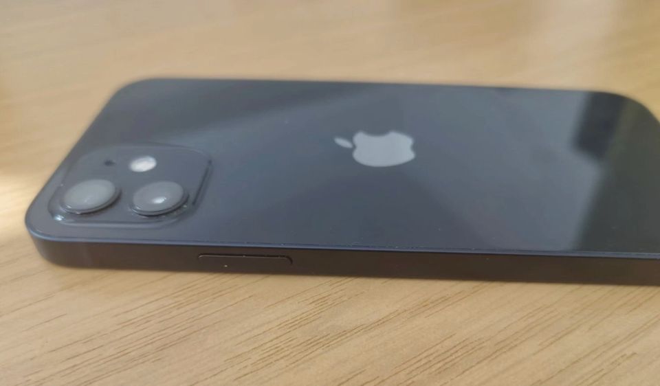iPhone 12 · Schwarz – Originalfoto 7 von 9
