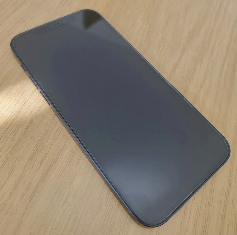iPhone 12 · Schwarz – Originalfoto 8 von 9