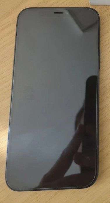iPhone 12 · Schwarz – Originalfoto 9 von 9