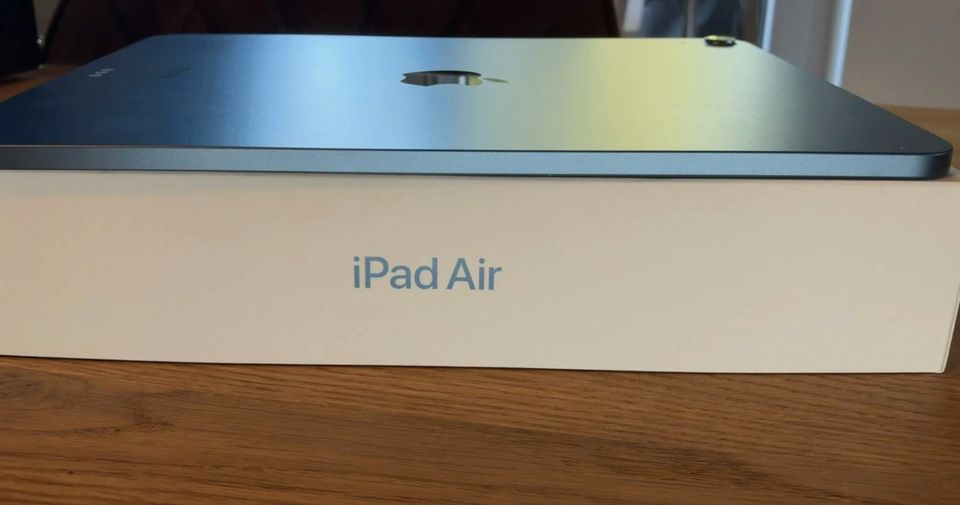 iPad Air 5. Generation · Blau – Originalfoto 4 von 11